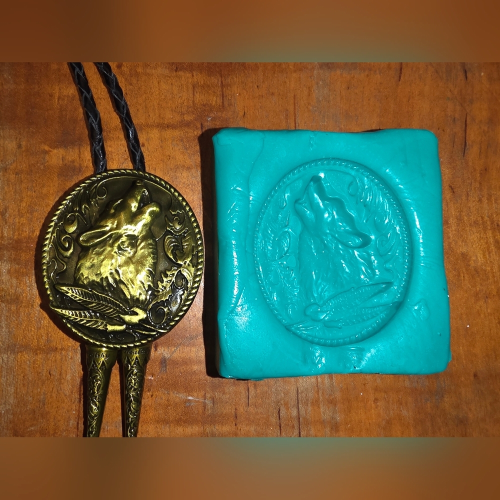 Howling Wolf Cameo Pendant Mold For Baking / Resin / Polymer Clay